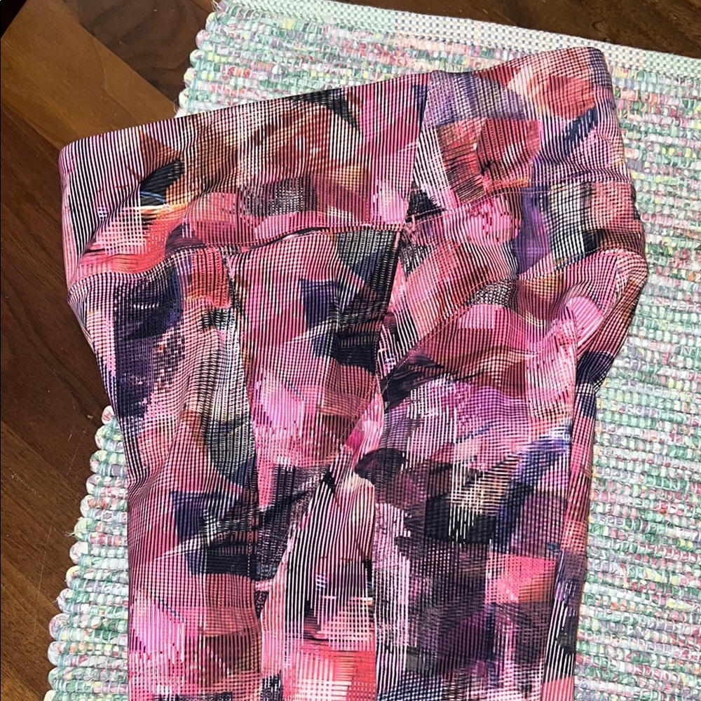 Lululemon Pink and Black Bike Shorts Artistic Design w/side pockets. - Picture 11 of 16